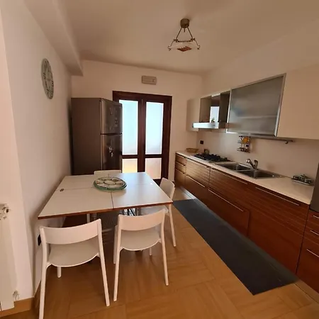 Apartment 46, Per Vacanza